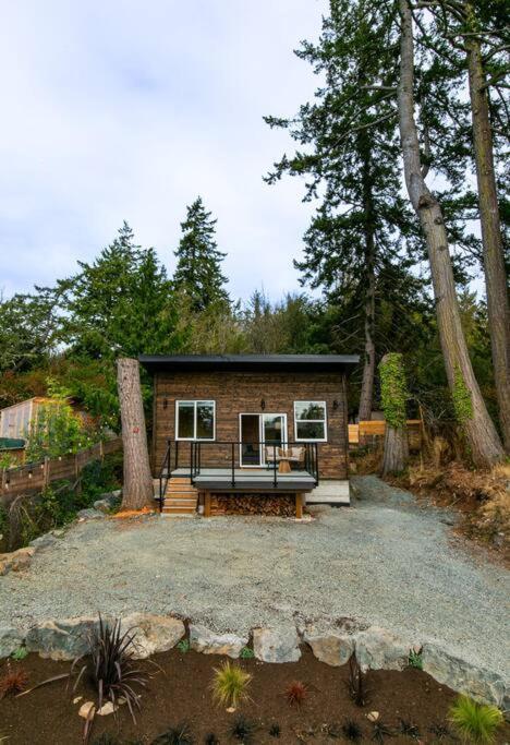 1-Bedroom Knotty Pine Cabin W Sauna & Jacuzzi Sooke Dış mekan fotoğraf