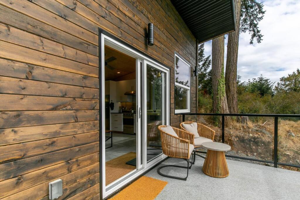 1-Bedroom Knotty Pine Cabin W Sauna & Jacuzzi Sooke Dış mekan fotoğraf