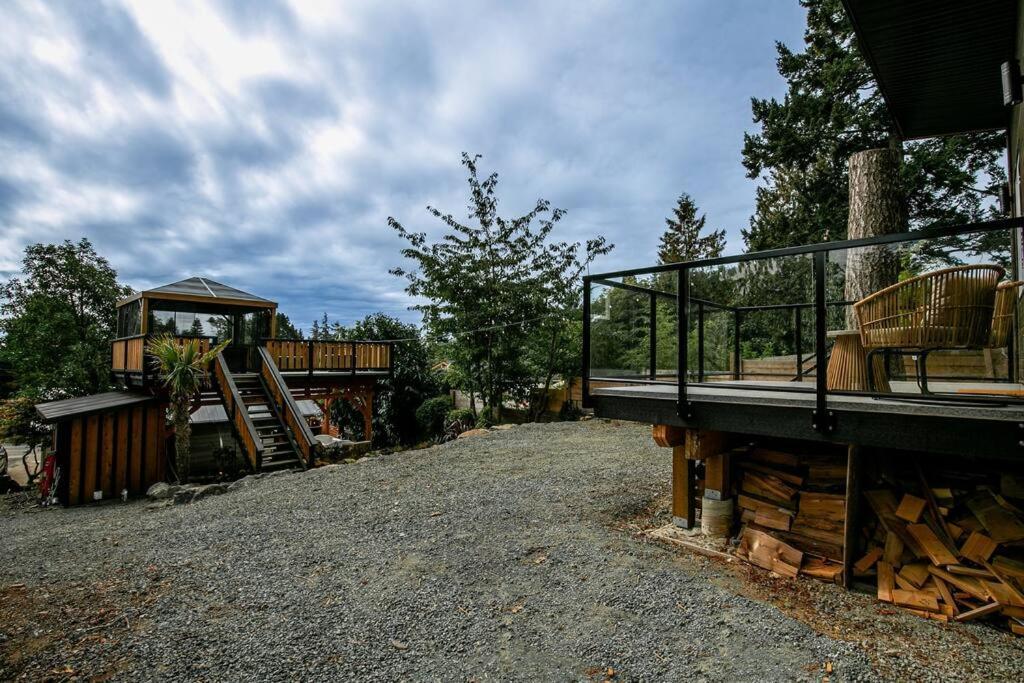 1-Bedroom Knotty Pine Cabin W Sauna & Jacuzzi Sooke Dış mekan fotoğraf