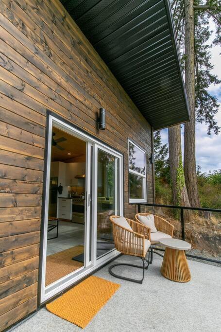 1-Bedroom Knotty Pine Cabin W Sauna & Jacuzzi Sooke Dış mekan fotoğraf