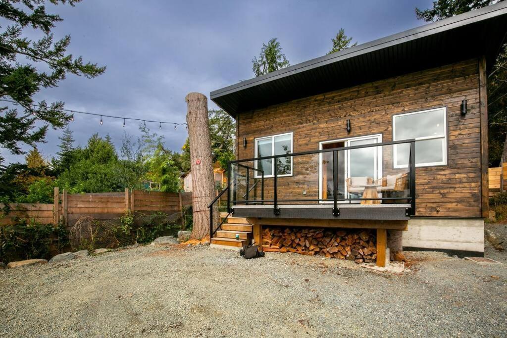 1-Bedroom Knotty Pine Cabin W Sauna & Jacuzzi Sooke Dış mekan fotoğraf