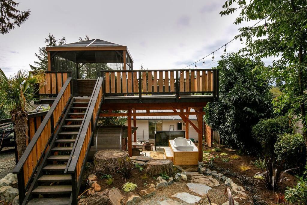 1-Bedroom Knotty Pine Cabin W Sauna & Jacuzzi Sooke Dış mekan fotoğraf